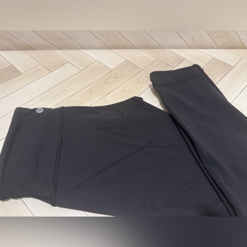 Lululemon women’s leggings size 4